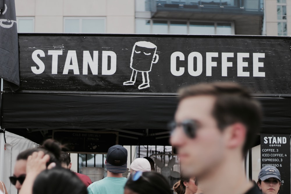 Stand Coffee Fassade voraus