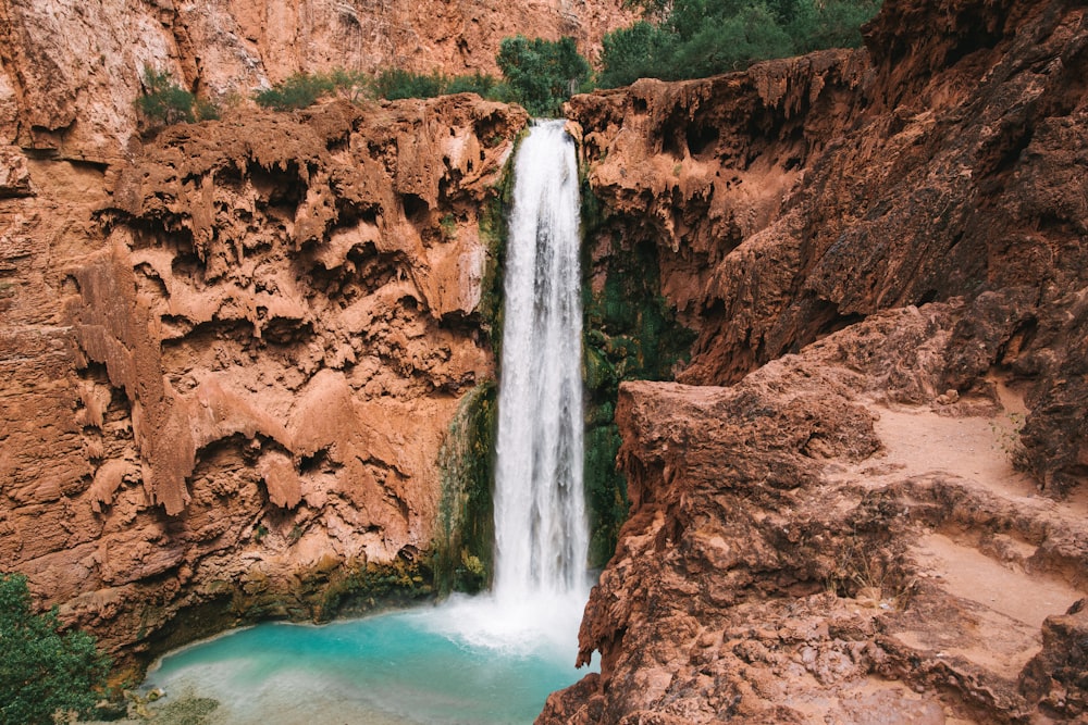 Chutes d’eau pendant la journée