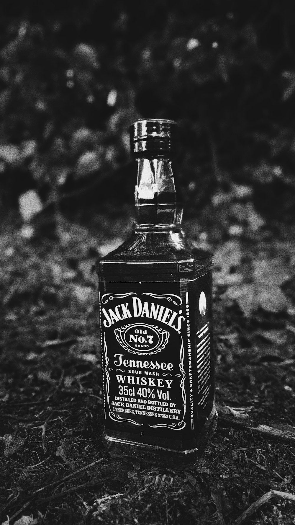 Jack Daniel S Tennessee Glass Bottle Photo Free United States Image On Unsplash