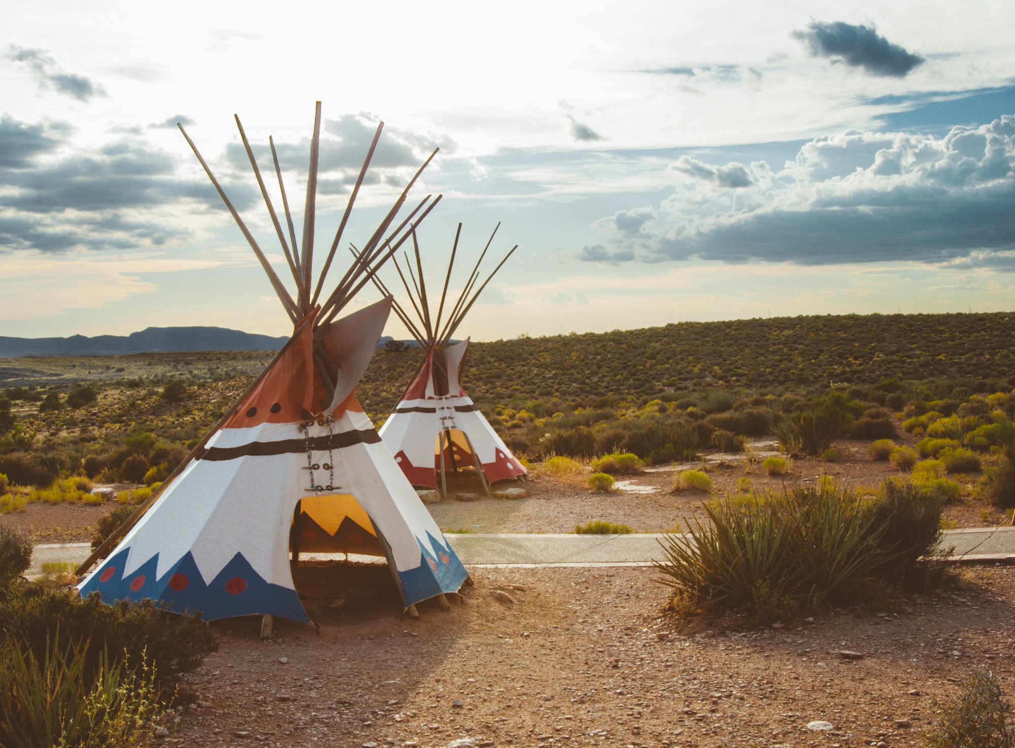 Which State Is Home To The Largest Native American Reservation In The United States?