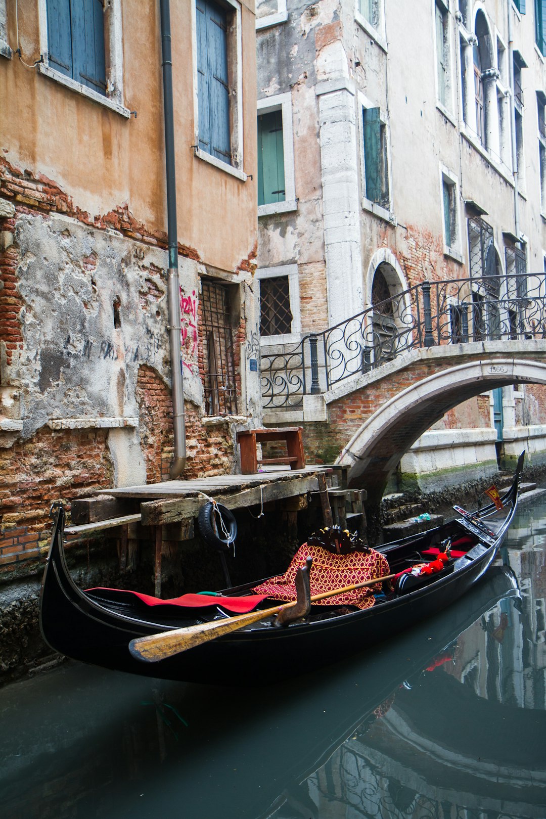travelers stories about Waterway in Venise, Italy