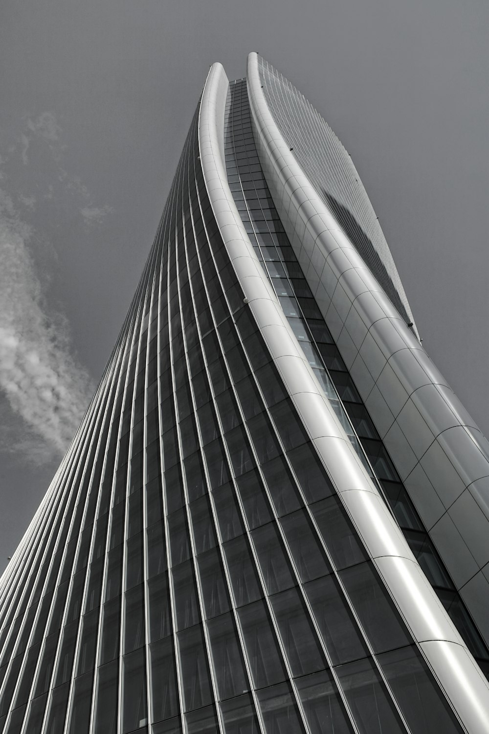 illustration de bâtiment noir et blanc