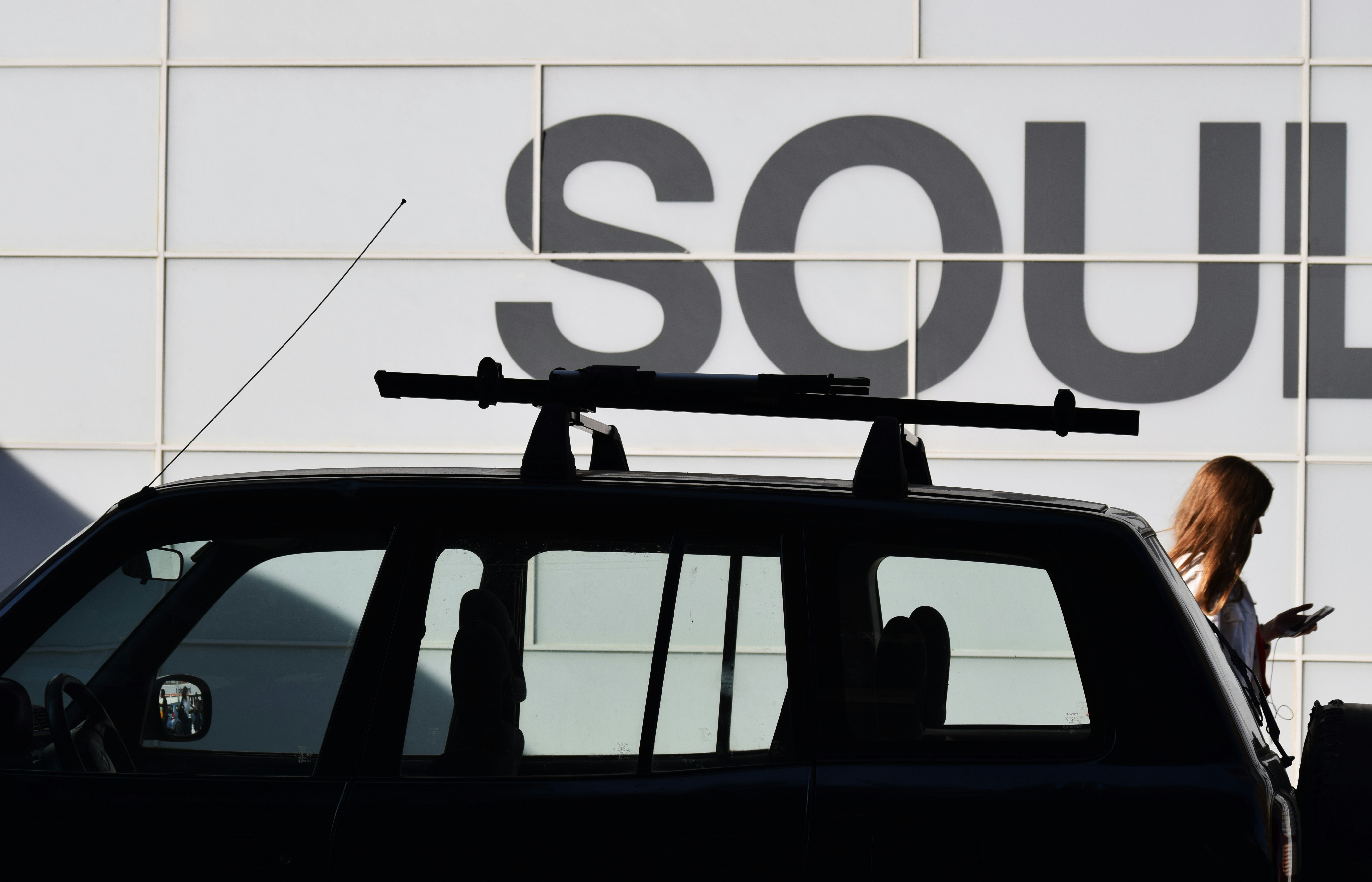 How To Stop Roof Rack Wind Noise Silver Service Cabs