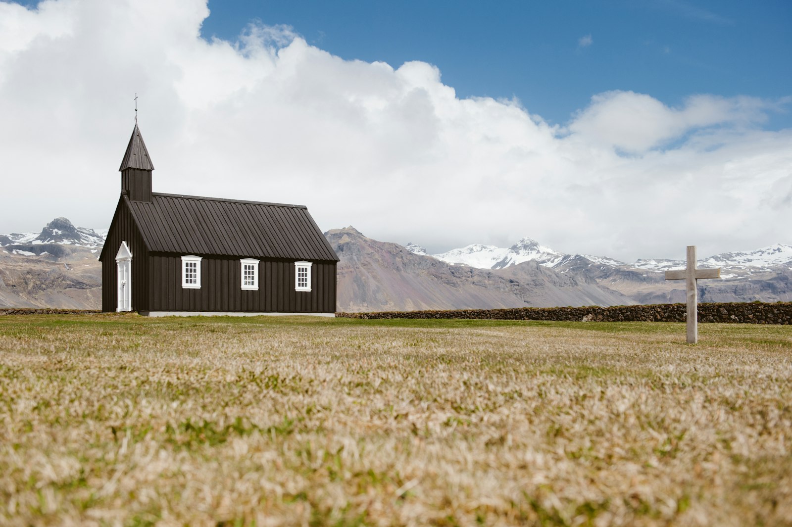 Nikon D700 + Nikon AF-S Nikkor 24-70mm F2.8G ED sample photo. Brown chapel during daytime photography