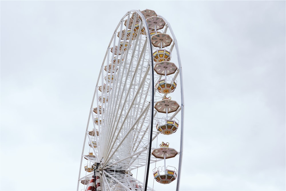 white Ferries wheel