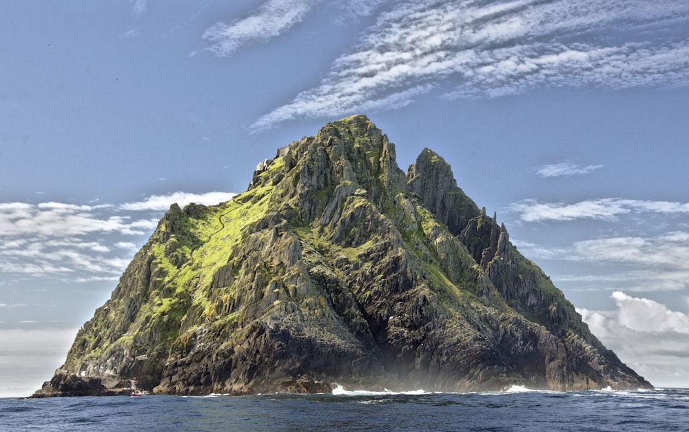 山の島の風景写真