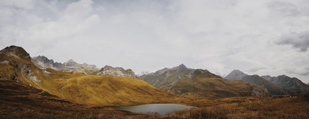 mountain at cloudy sky