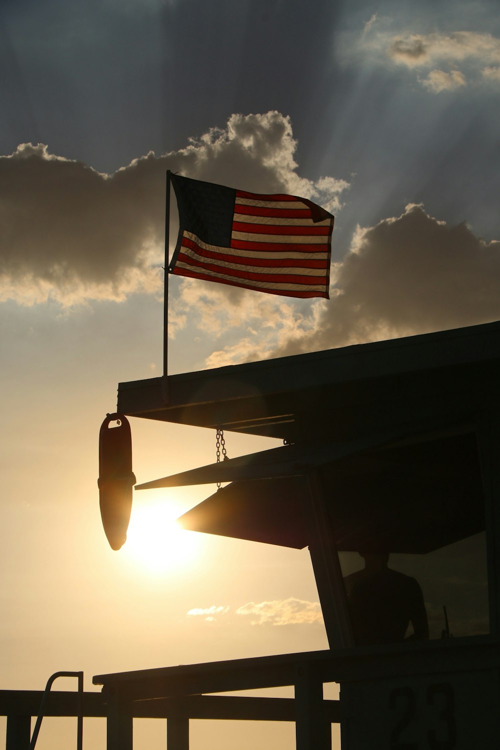 Silhouettenfotografie der US-Flagge