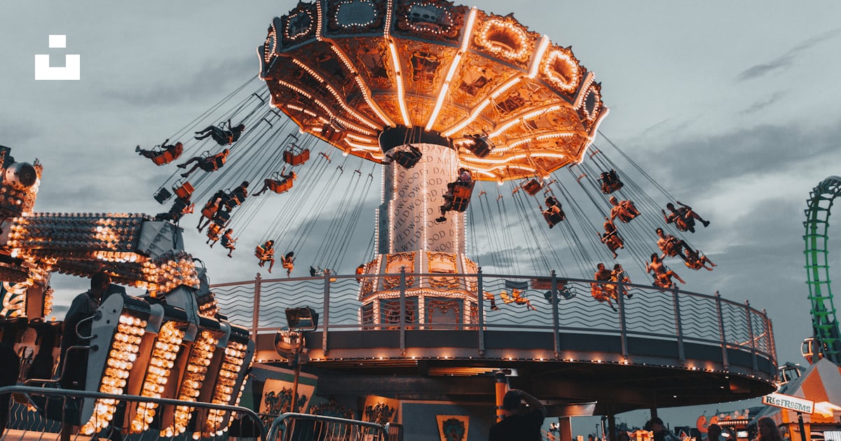 People riding amusement park ride photo – Free Wildwood Image on Unsplash