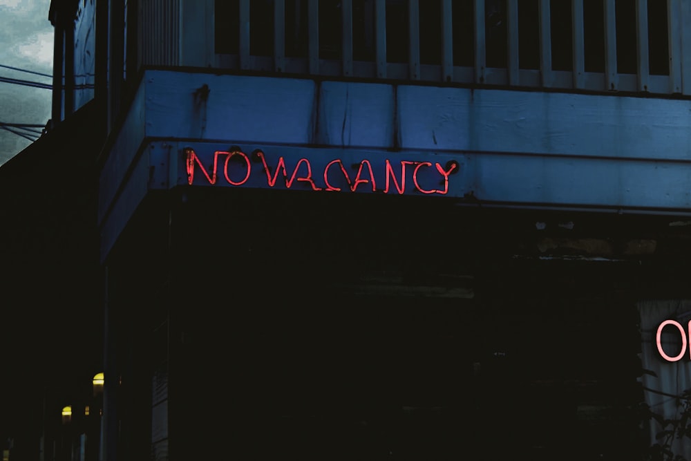 no vacancy signage