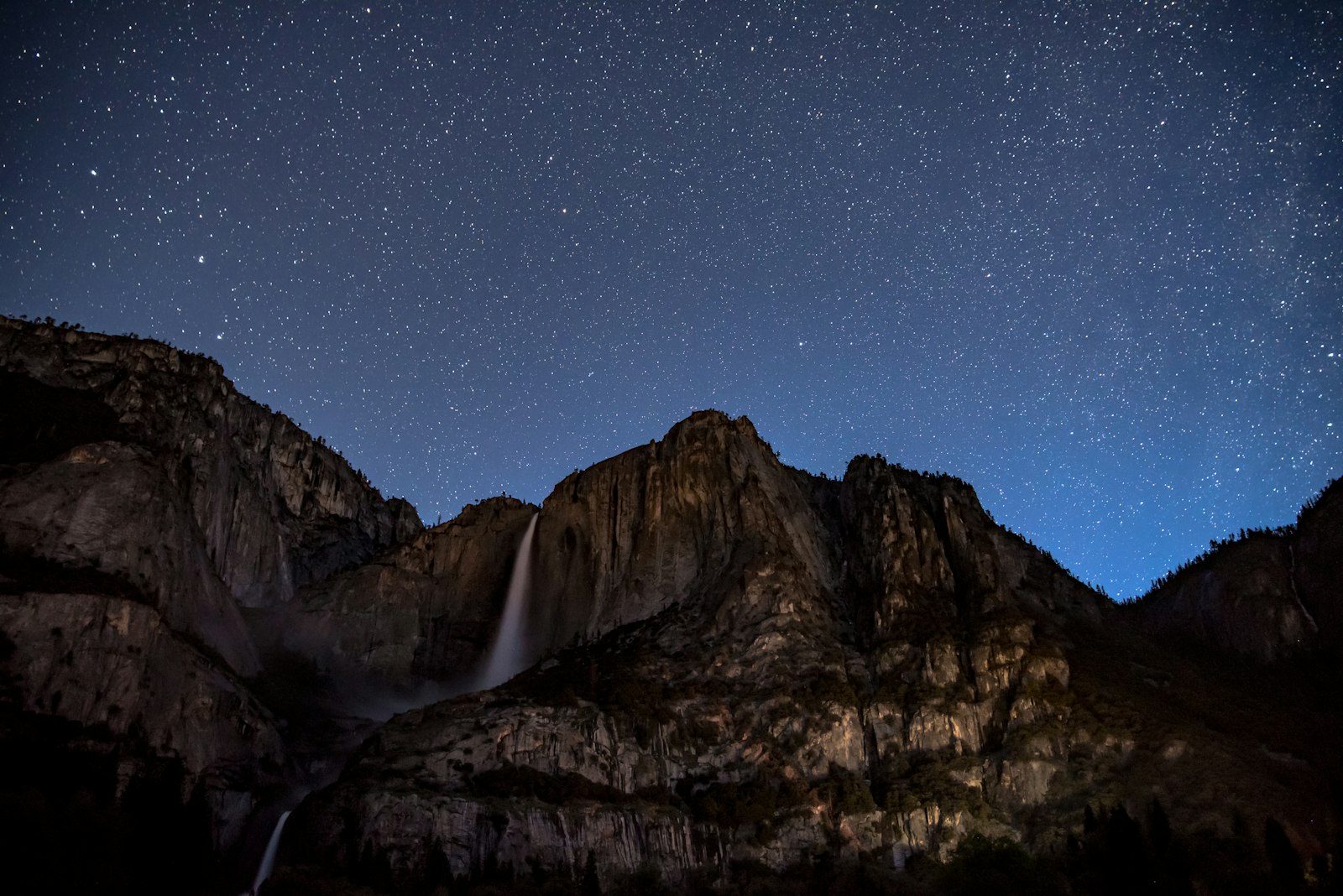 Nikon D750 + Tamron SP 24-70mm F2.8 Di VC USD sample photo. Waterfalls on rock cliff photography