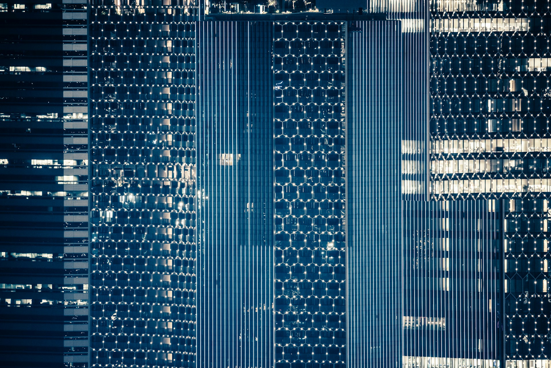 gray computer monitor