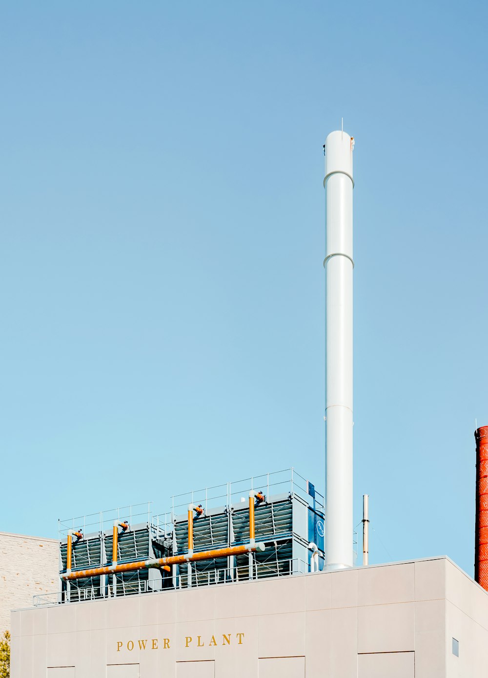 Centrale électrique pendant la journée