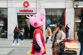 A scene from the mobile program featuring Ms. Sunshine and Penny Peanut.