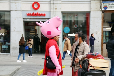 A scene from the mobile program featuring Ms. Sunshine and Penny Peanut.