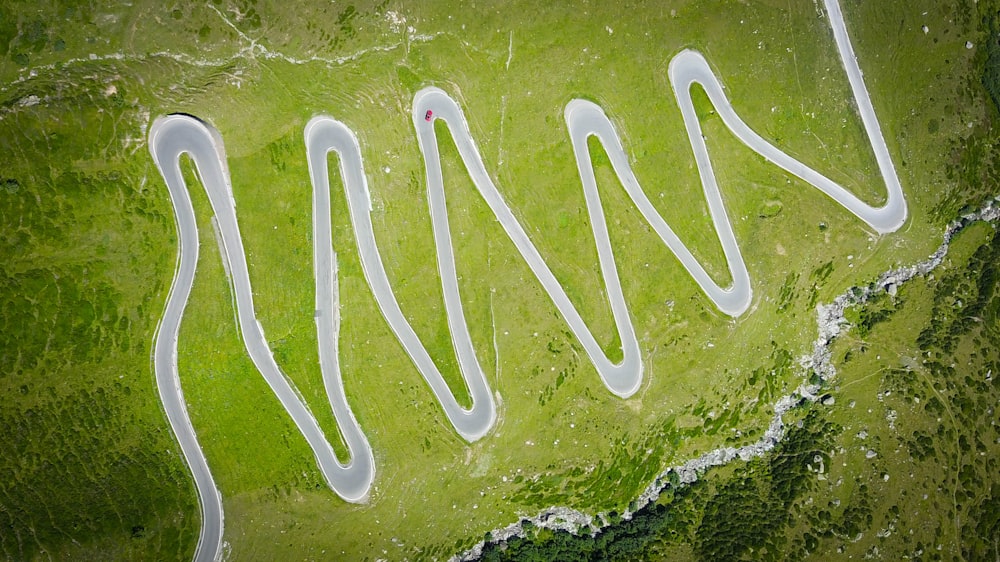 Photographie aérienne de la route