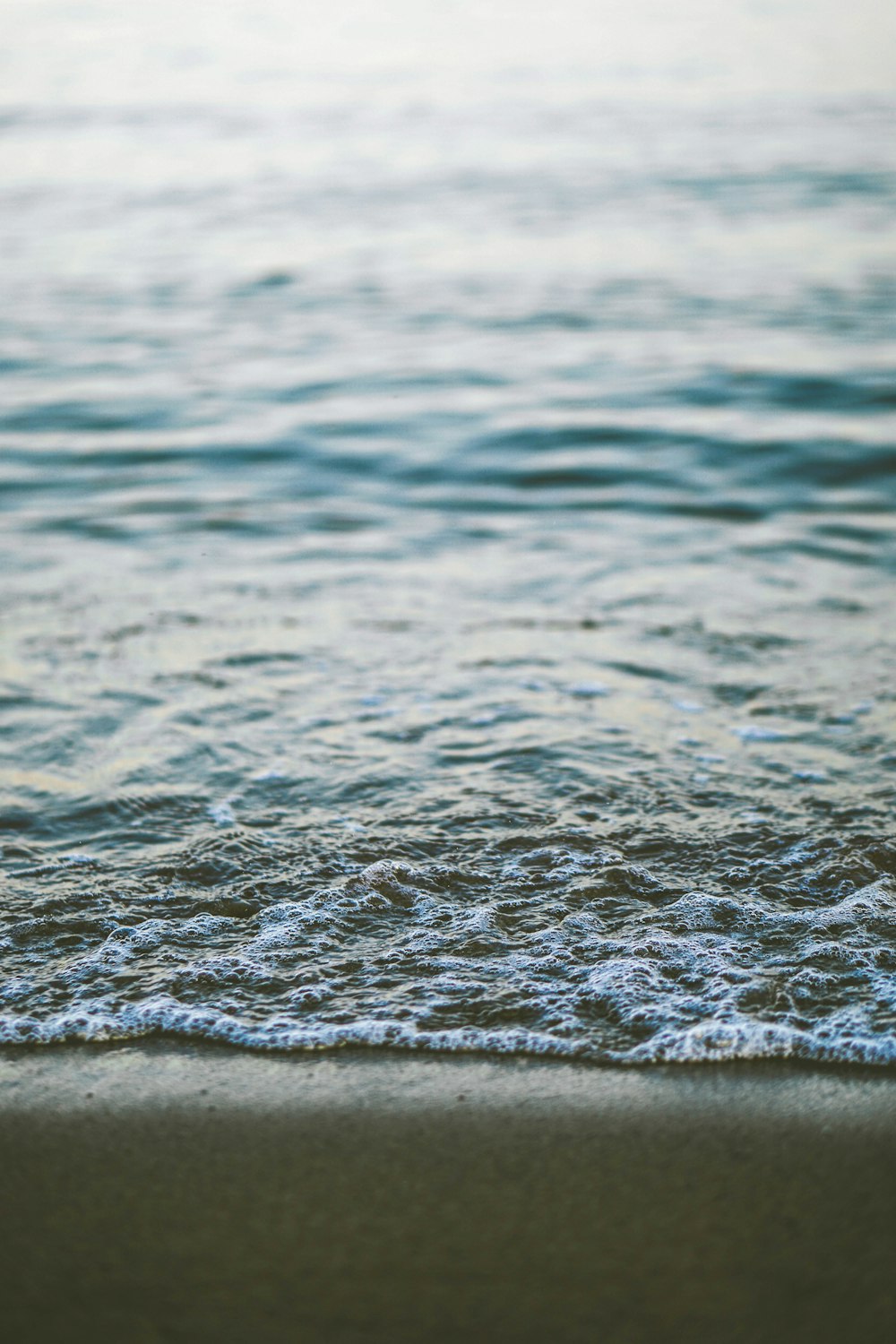 ocean waves at beach