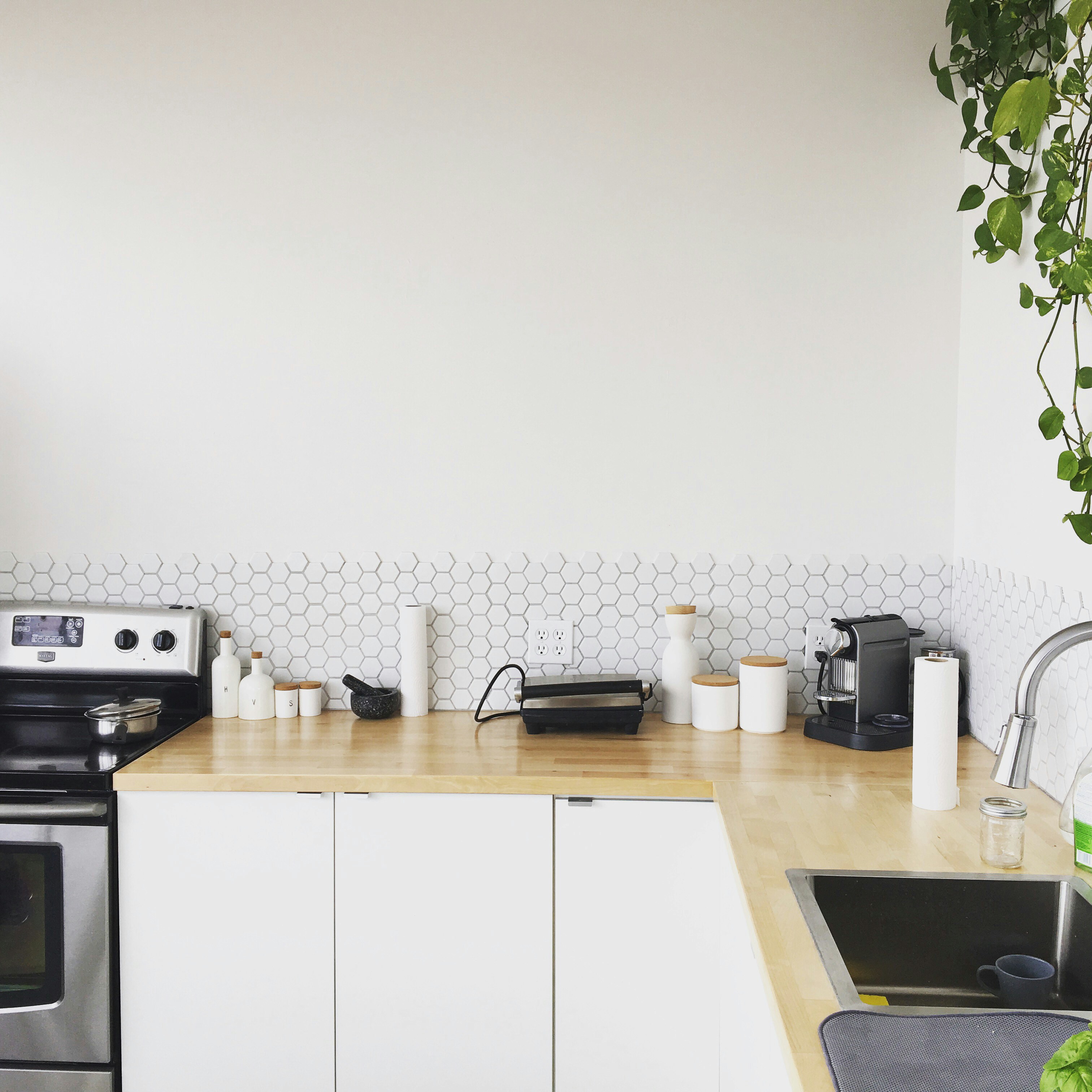 This was a nicely designed kitchen so I took this photo.