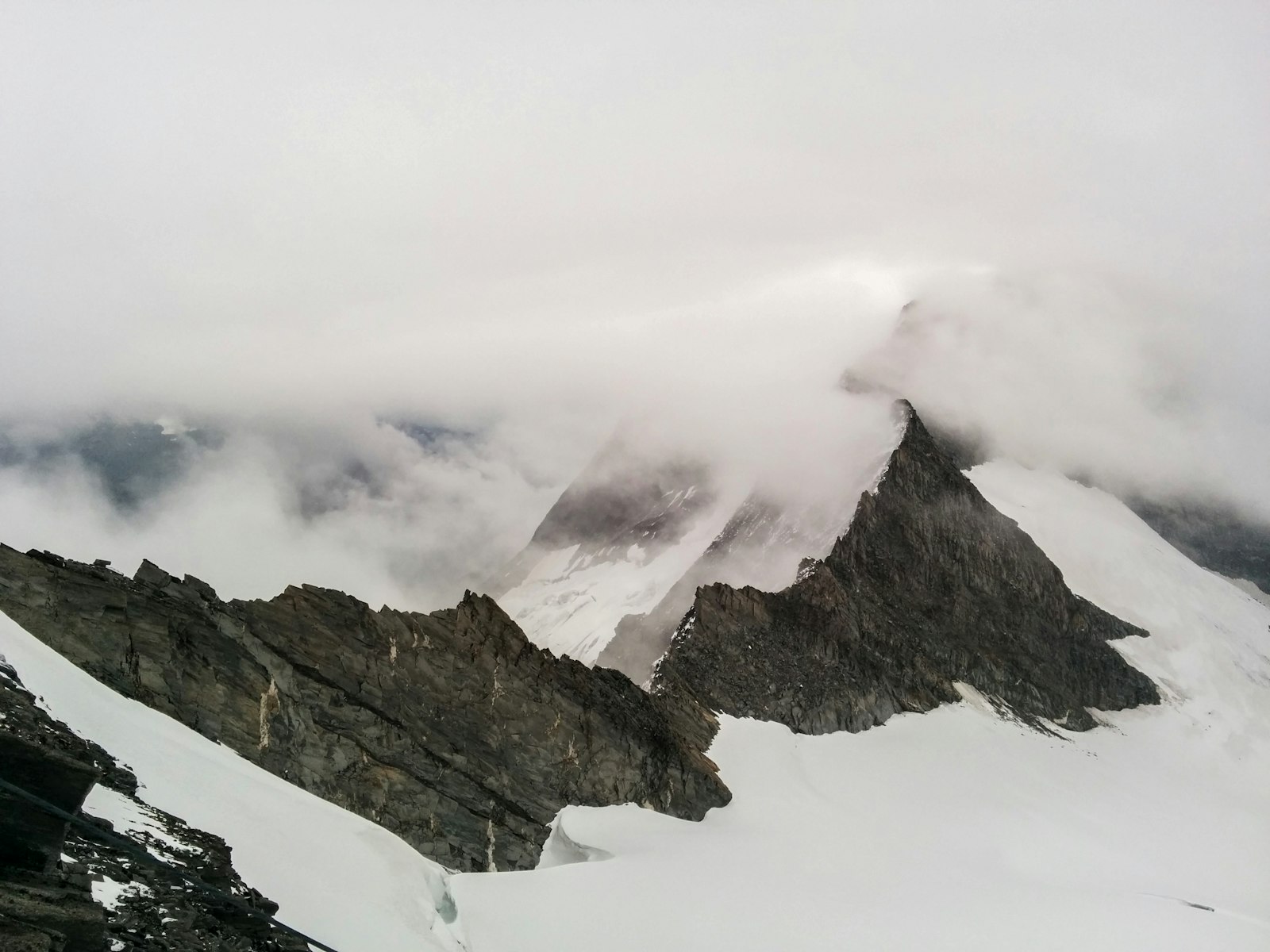 LG Nexus 5 sample photo. Black and white mountains photography