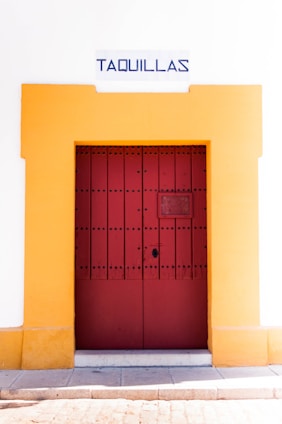 A welcoming storage facility entrance in Zaragoza with red and black accents reflecting local culture.