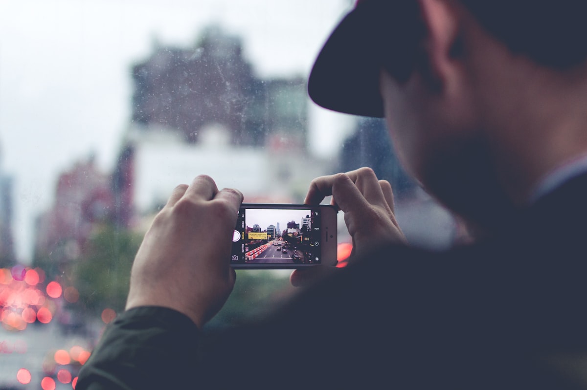 4 Aksesori Fotografi Smartphone yang Harus Dimiliki
