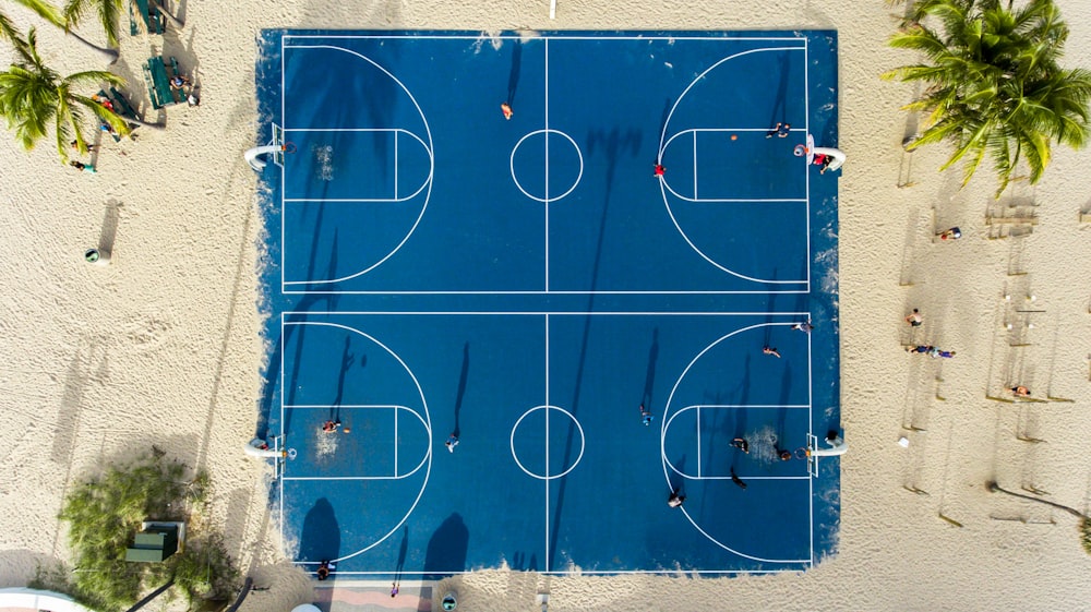 fotografia aerea del campo da basket