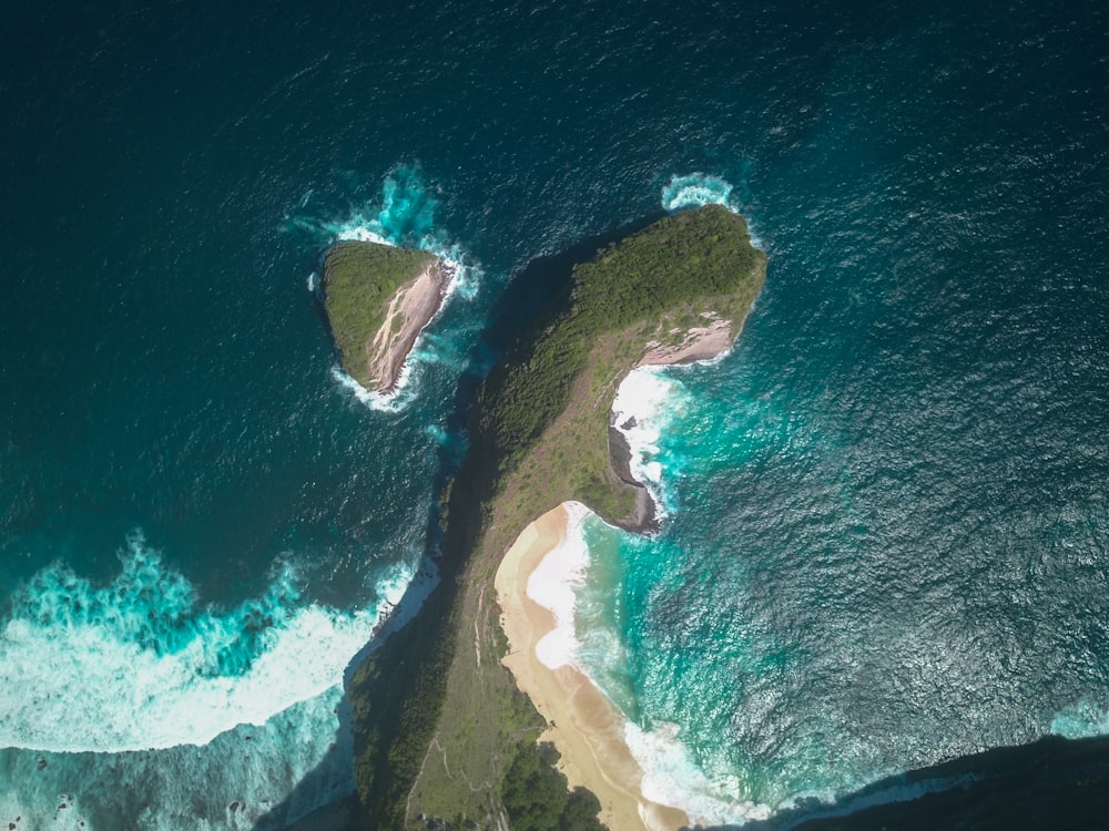 green islet during daytime