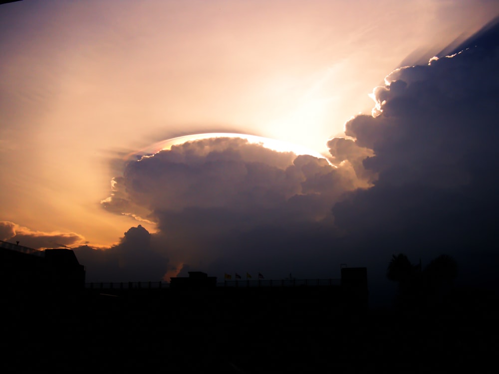 fotografia de silhueta de nuvens