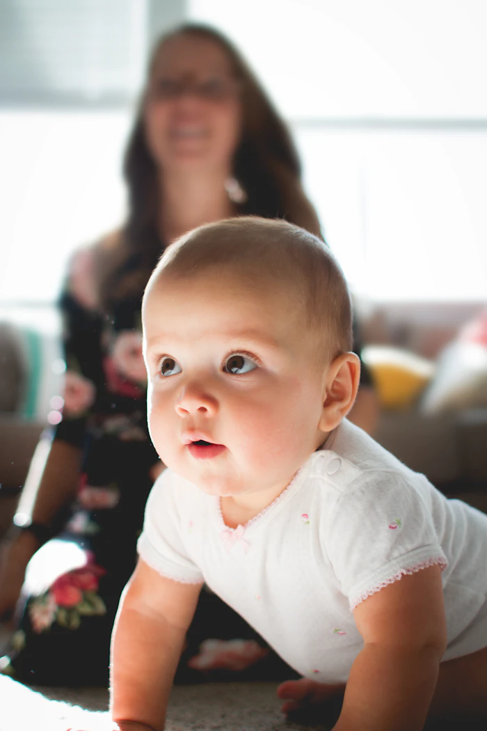 Bébé assis 6-9 mois
