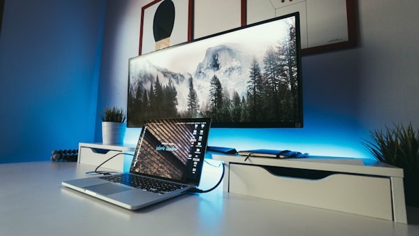 Ultra široký monitor - Proč může být lepší než klasický