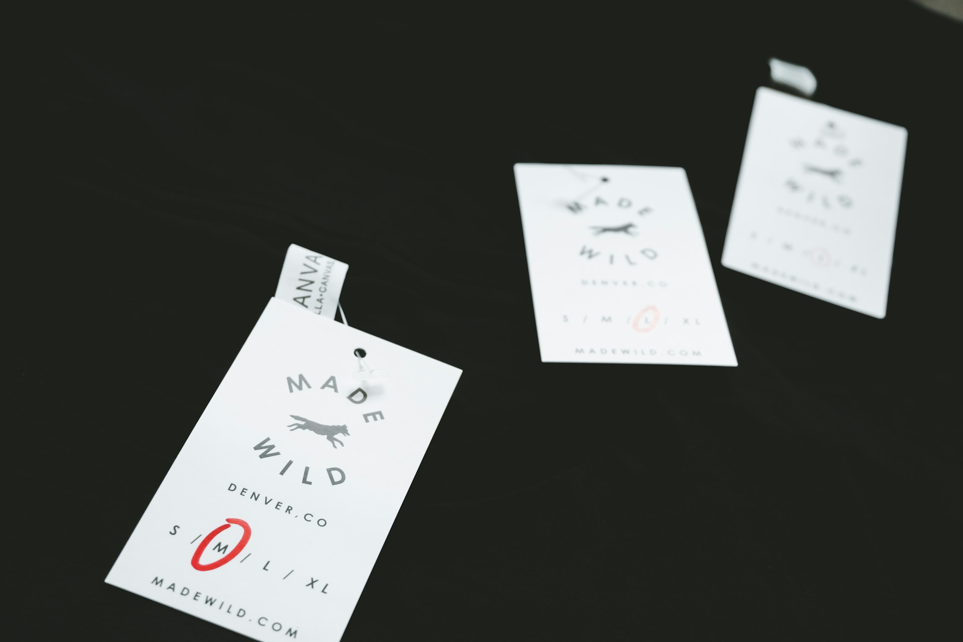 gray computer monitor