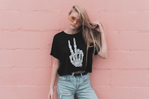 woman wearing trendy clothes and sunglasses
