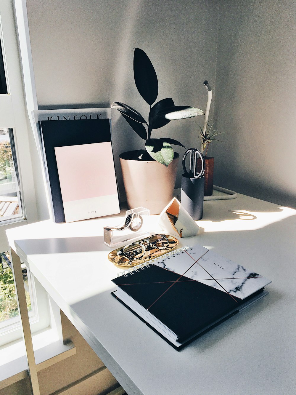 Items on an office table.