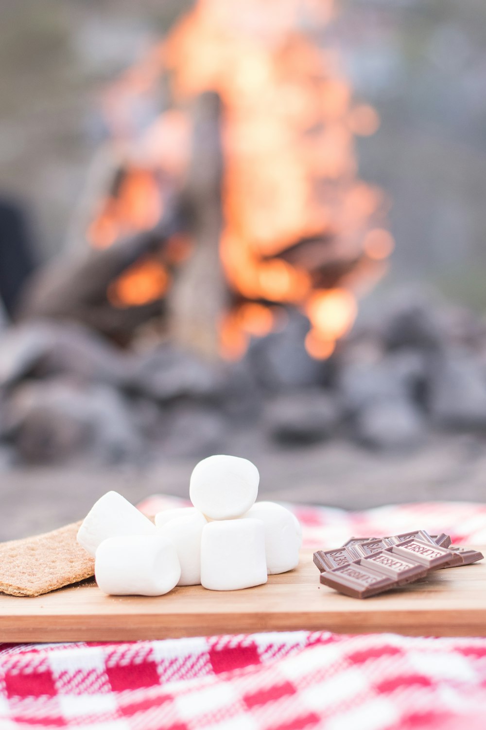 Tablette de chocolat sur le dessus de la table