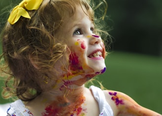 girl with paint of body