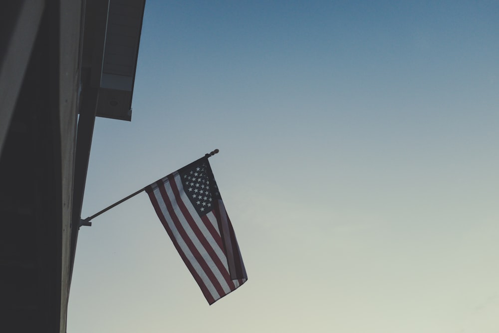 건물에 미국 국기