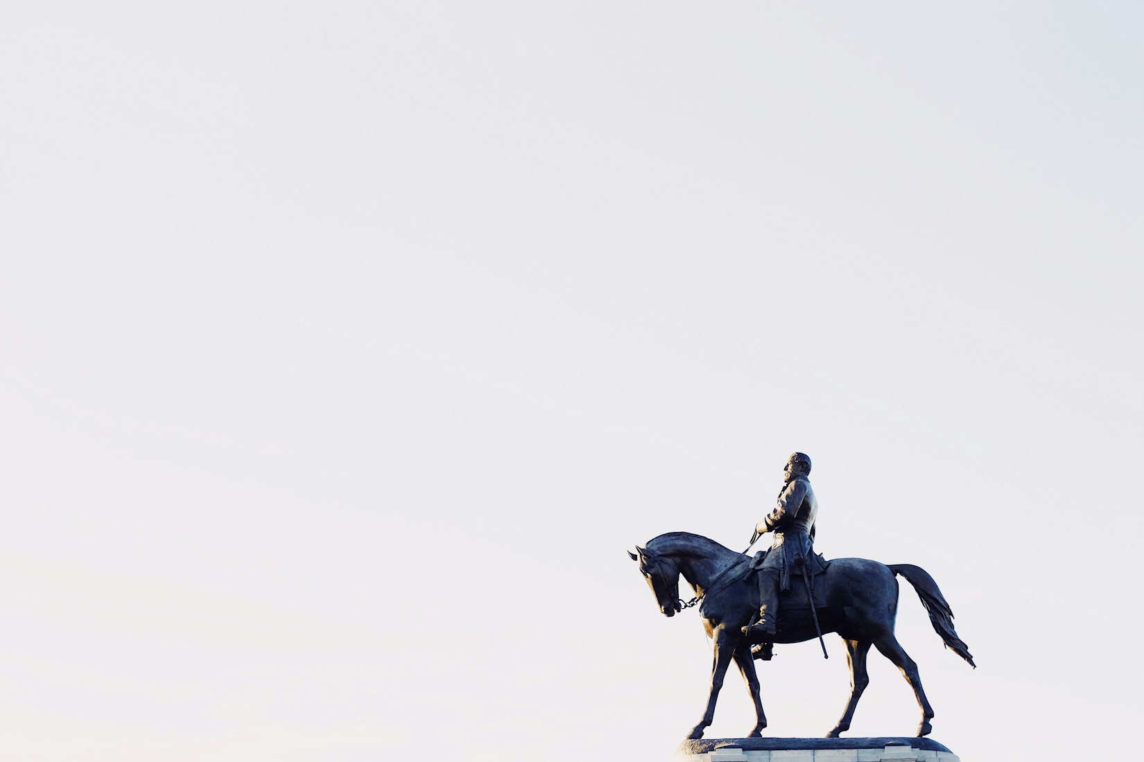 The statue of Gen. Robert E. Lee in Richmond, Virginia, that was removed today (Dean Hinnant via Unsplash)