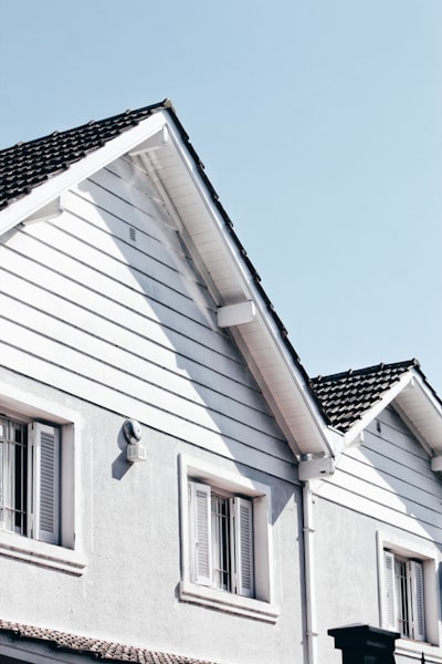 wooden house during day