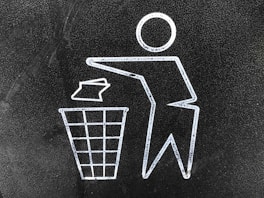 litter signage