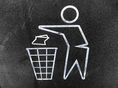 A simple illustration of a trash bin icon symbolizing data deletion.