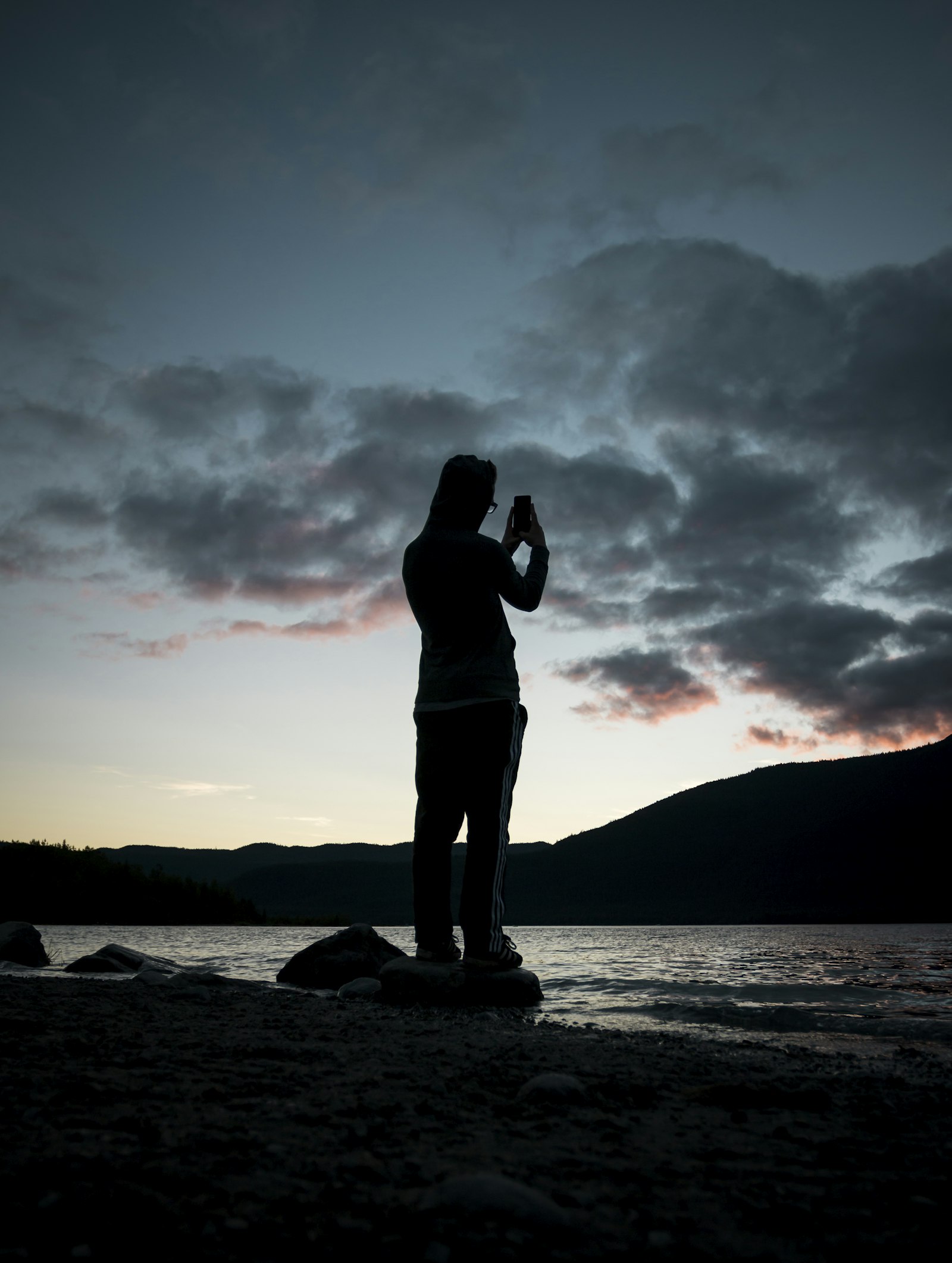 Canon EOS 70D + Canon EF 17-40mm F4L USM sample photo. Silhouette of person near photography