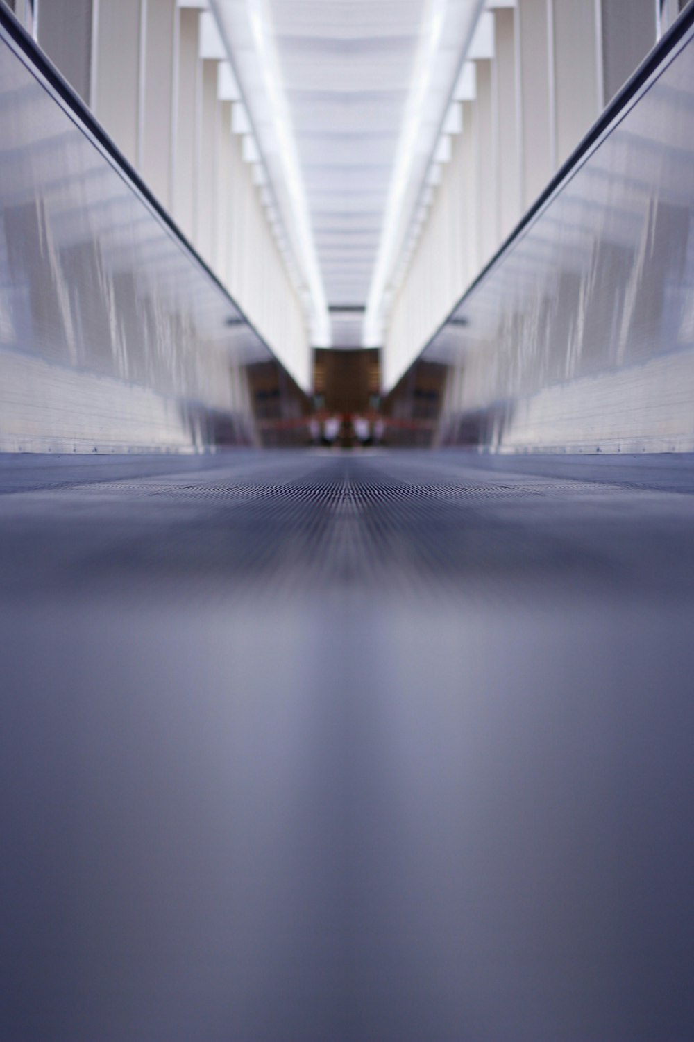 Photographie en contre-plongée du couloir