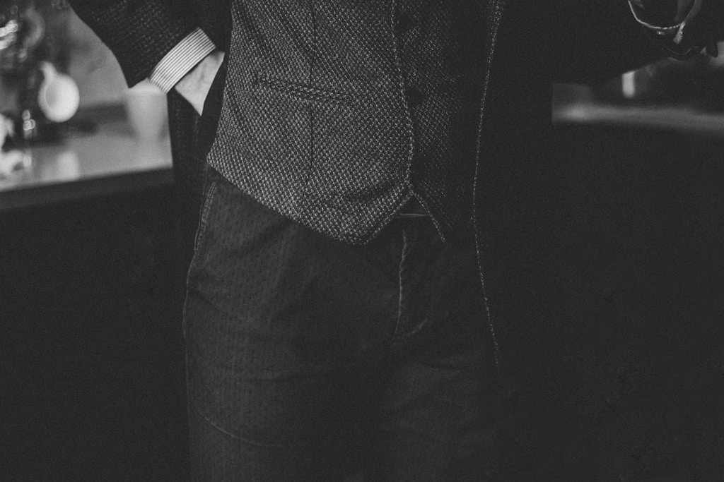 Easy Wide-Leg Trousers