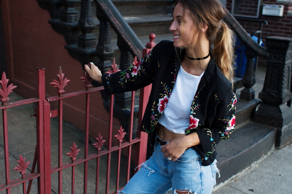 women's black and red floral blazer