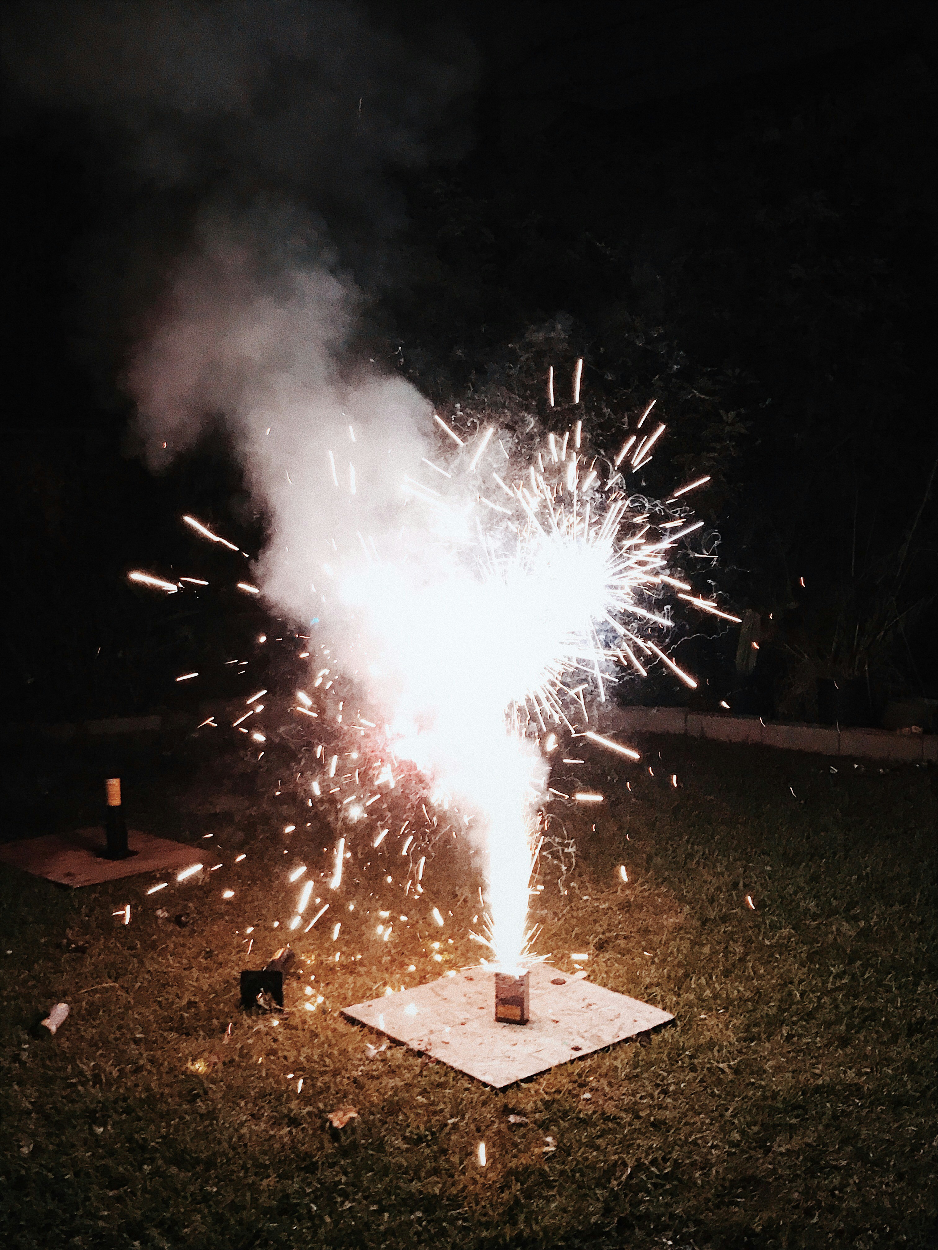 photo-1503767245-dd82ba17deac?ixlib=rb-1.2.1&ixid=eyJhcHBfaWQiOjEyMDd9&auto=format&fit=crop&w=975&q=80