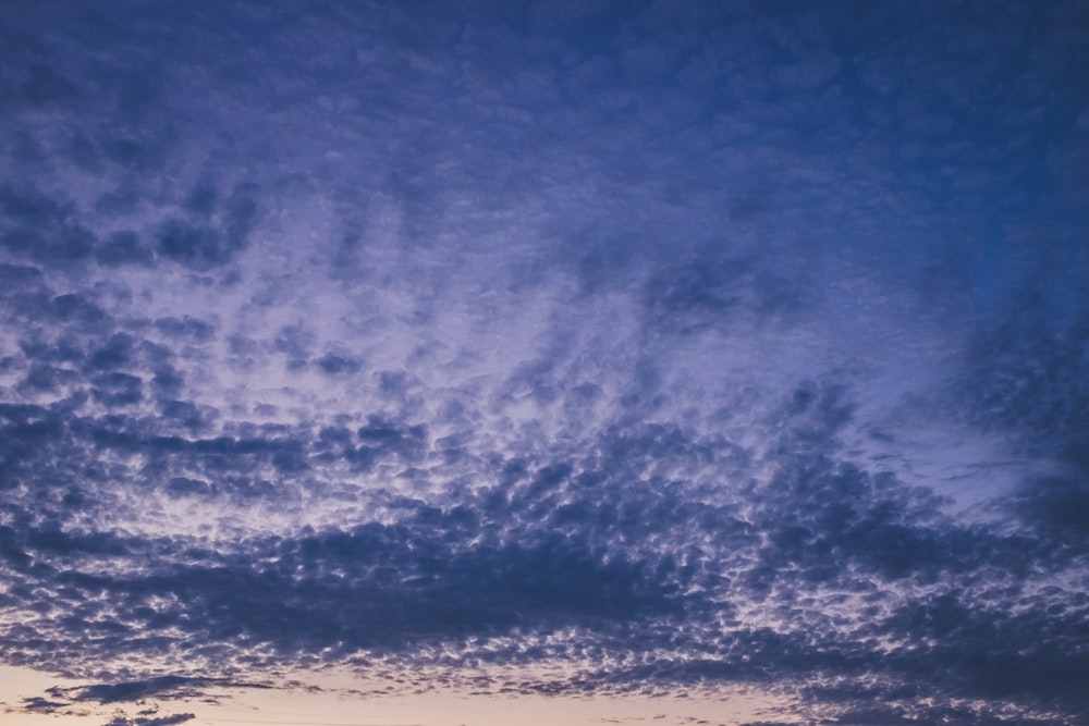 sky photography of cirrus clouds