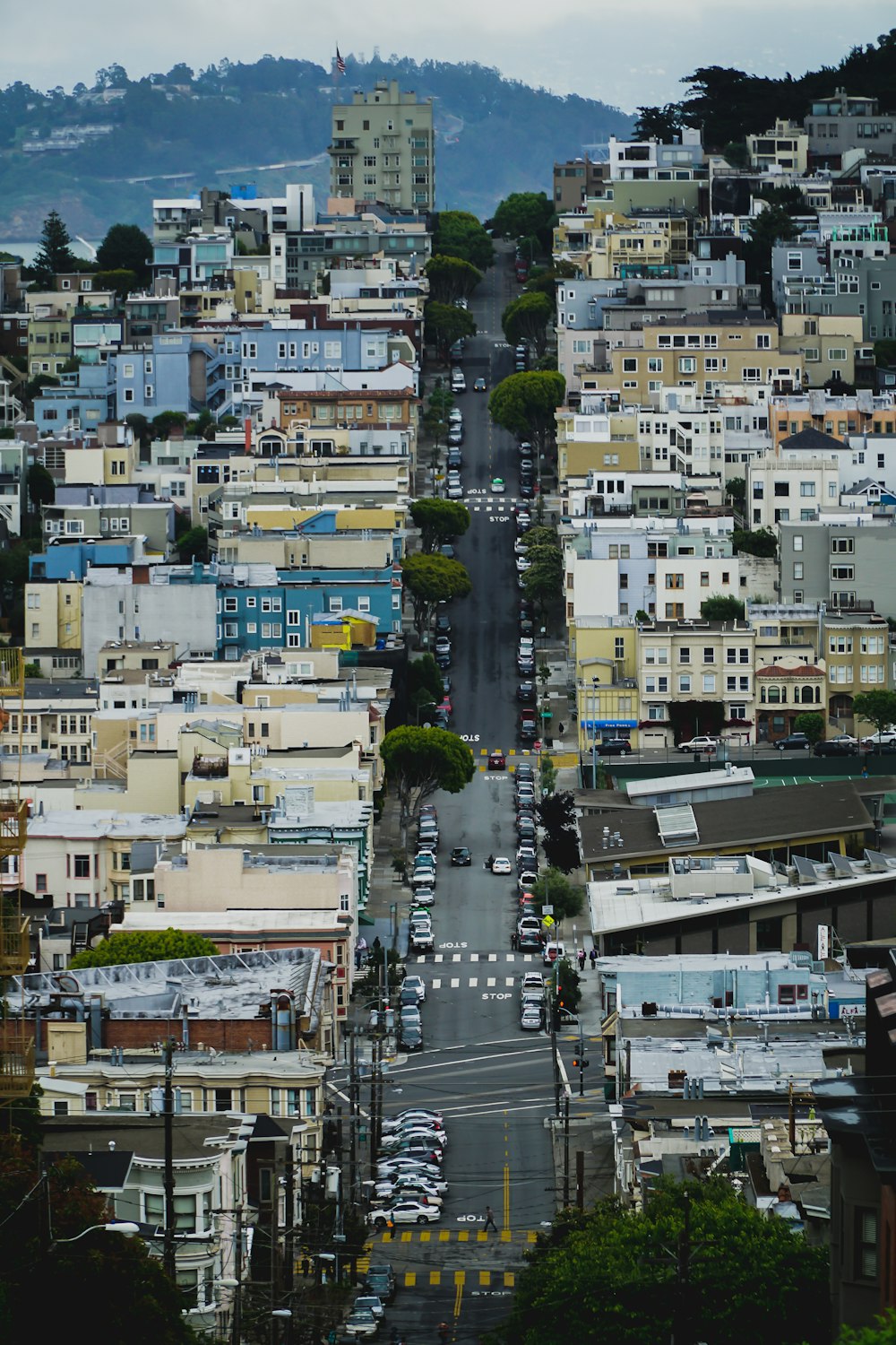 Lombard Street winding down a steep San Francisco hill