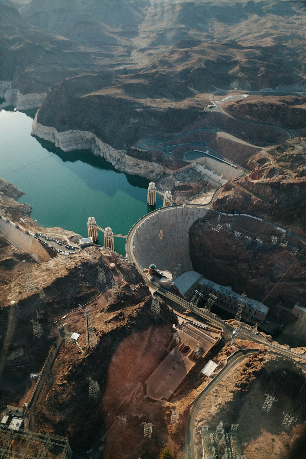 photographie de vue aérienne du barrage Hoover