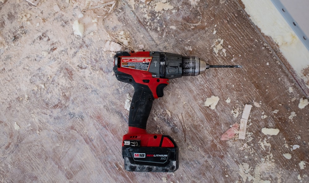 Powerdrill sem fio vermelho