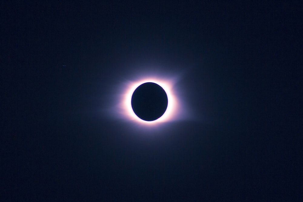 Eclipse durante la noche